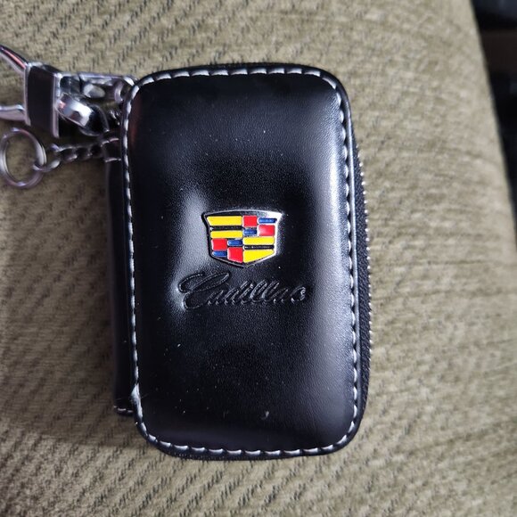 Cadillac Logo Faux Leather Car Key Case Keychain Remote Key Fob Cover - Picture 2 of 7